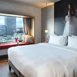 **** Отель Radisson Red Hotel, Австрия